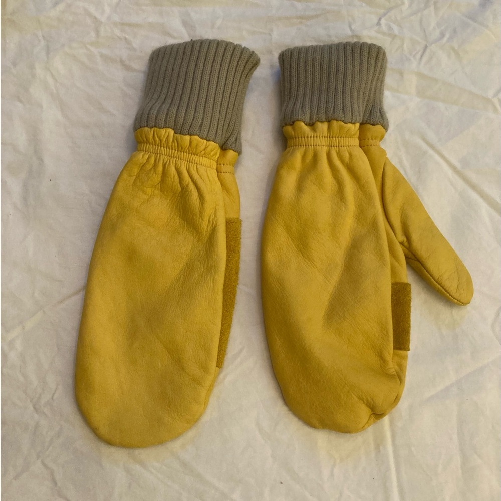 Suede leather mittens knit band at wrist